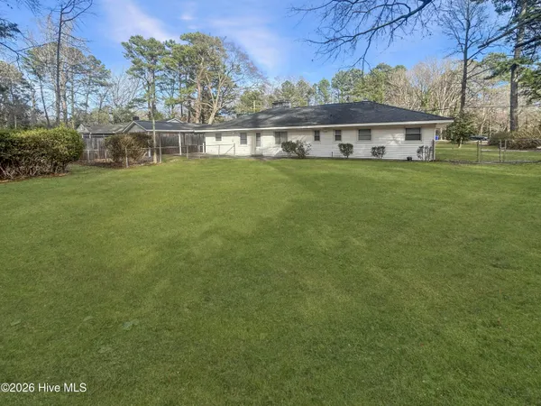 $2,000 | 2610 Evans Street, Greenville, NC 27834