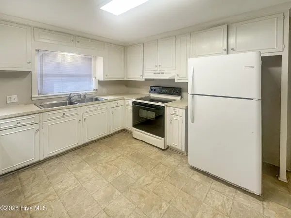 $2,000 | 2610 Evans Street, Greenville, NC 27834