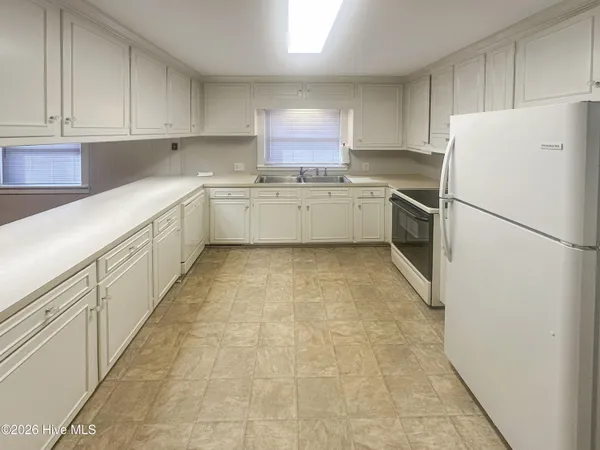 $2,000 | 2610 Evans Street, Greenville, NC 27834