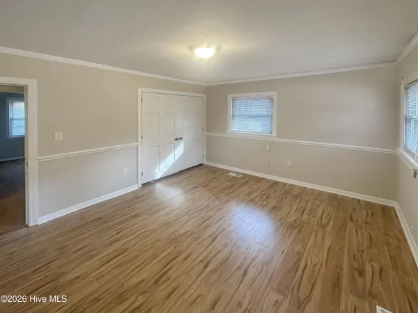 $2,000 | 2610 Evans Street, Greenville, NC 27834