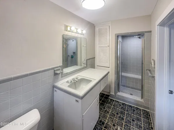 $2,000 | 2610 Evans Street, Greenville, NC 27834