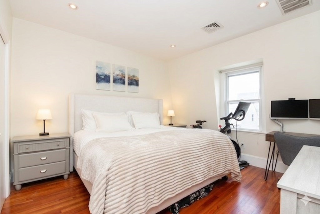 340 West 3rd Street, Unit 3 Boston, MA 02127 - Photo 5 of 11