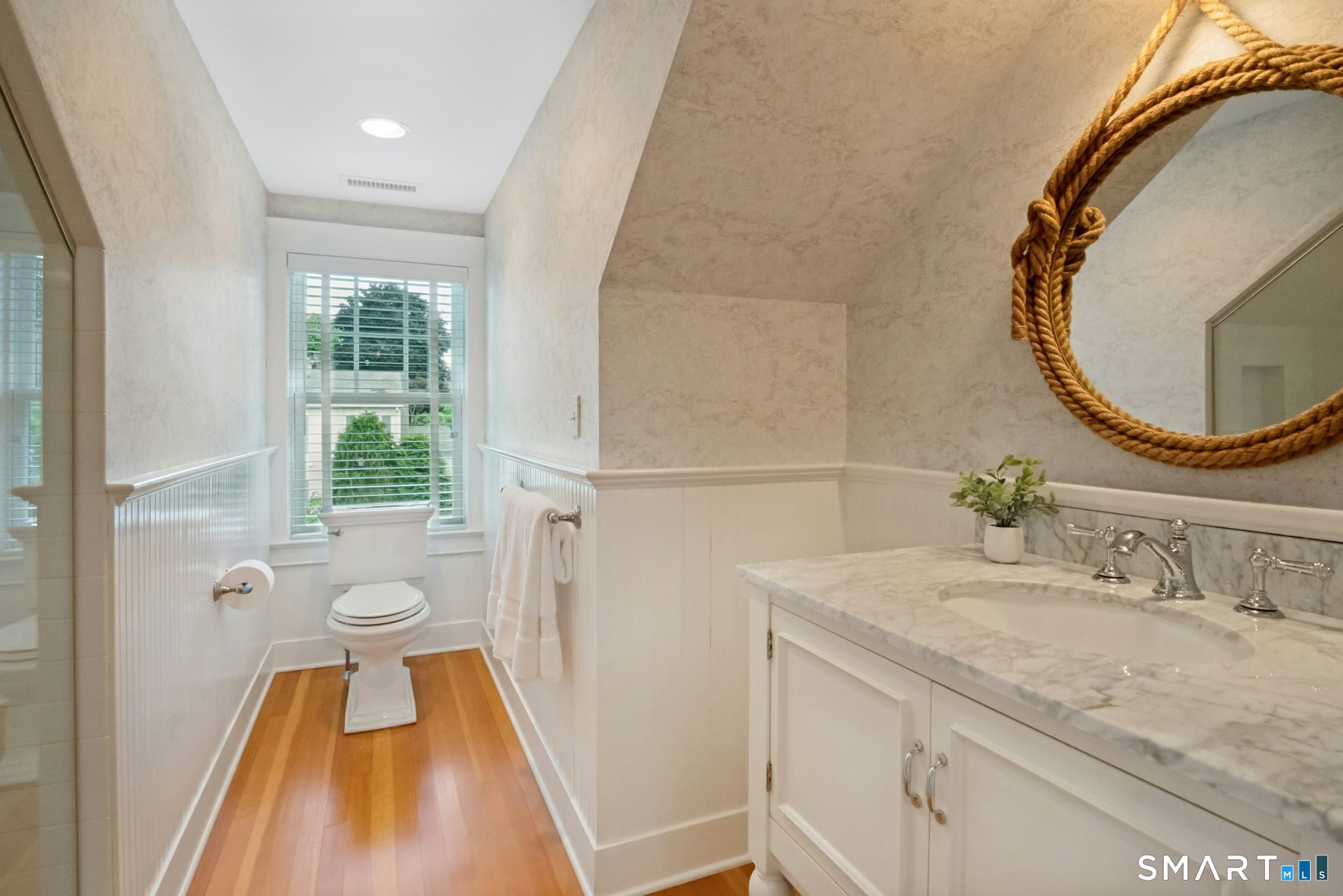 52 Chesterfield Road Stamford, CT 06902 - Photo 28 of 40 Third floor full bath