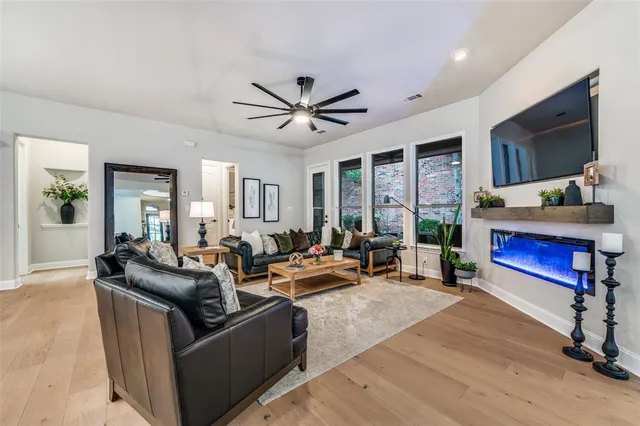 $819,900 | 28 Clear Pond Drive, Frisco, TX 75034