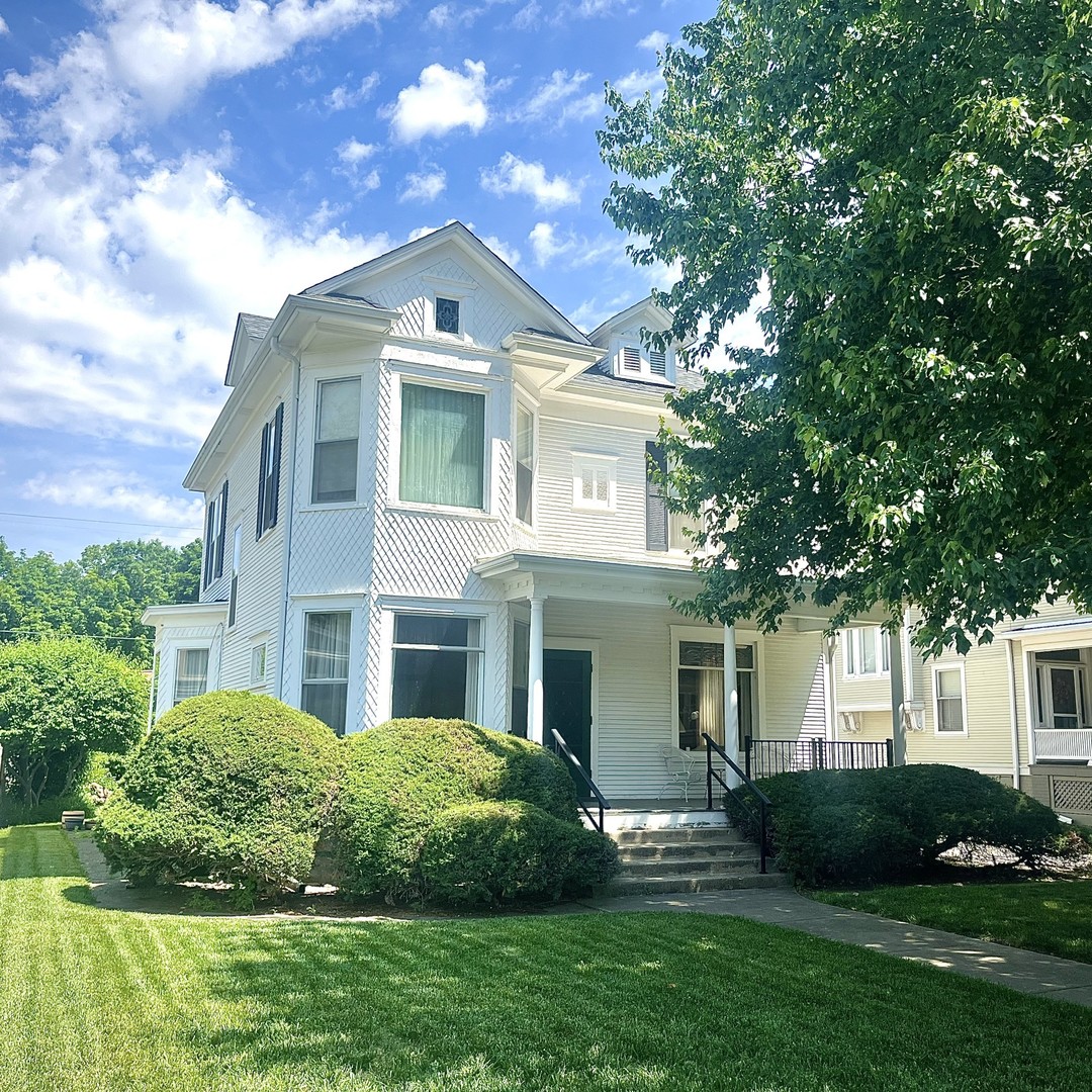 212 East Cleveland Street Spring Valley, IL 61362 - Photo 1 of 41