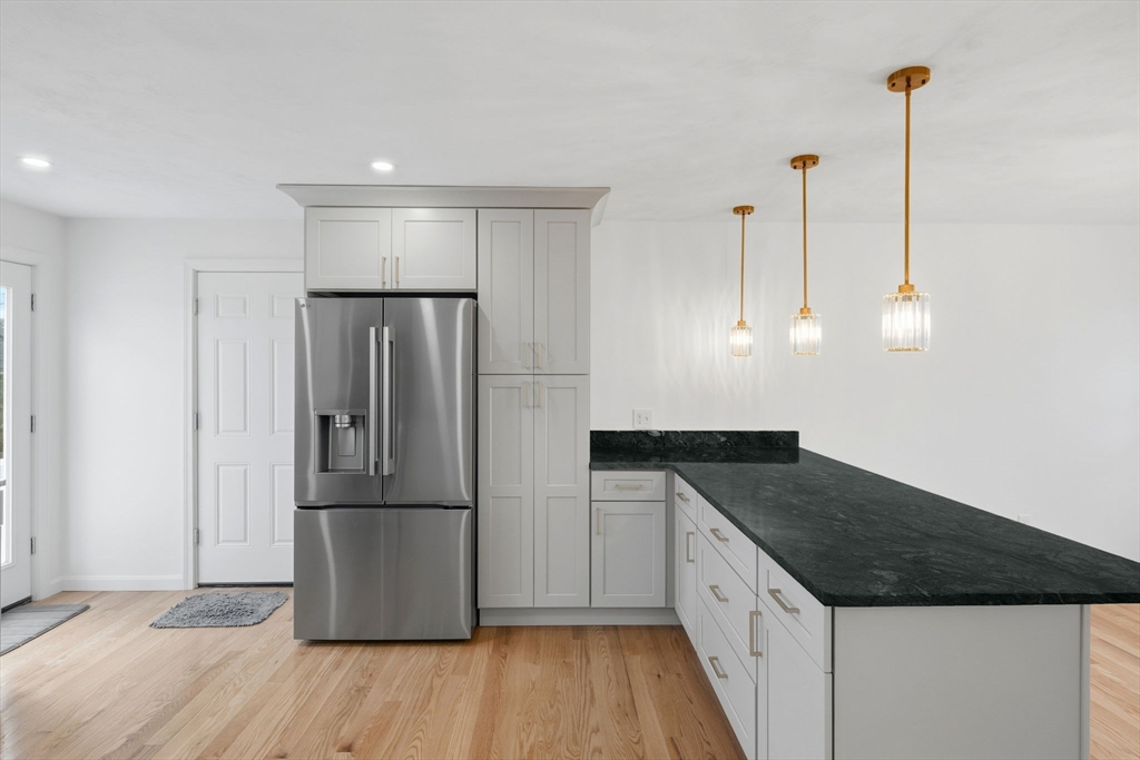 38 Colonial Road Webster, MA 01570 - Photo 6 of 41