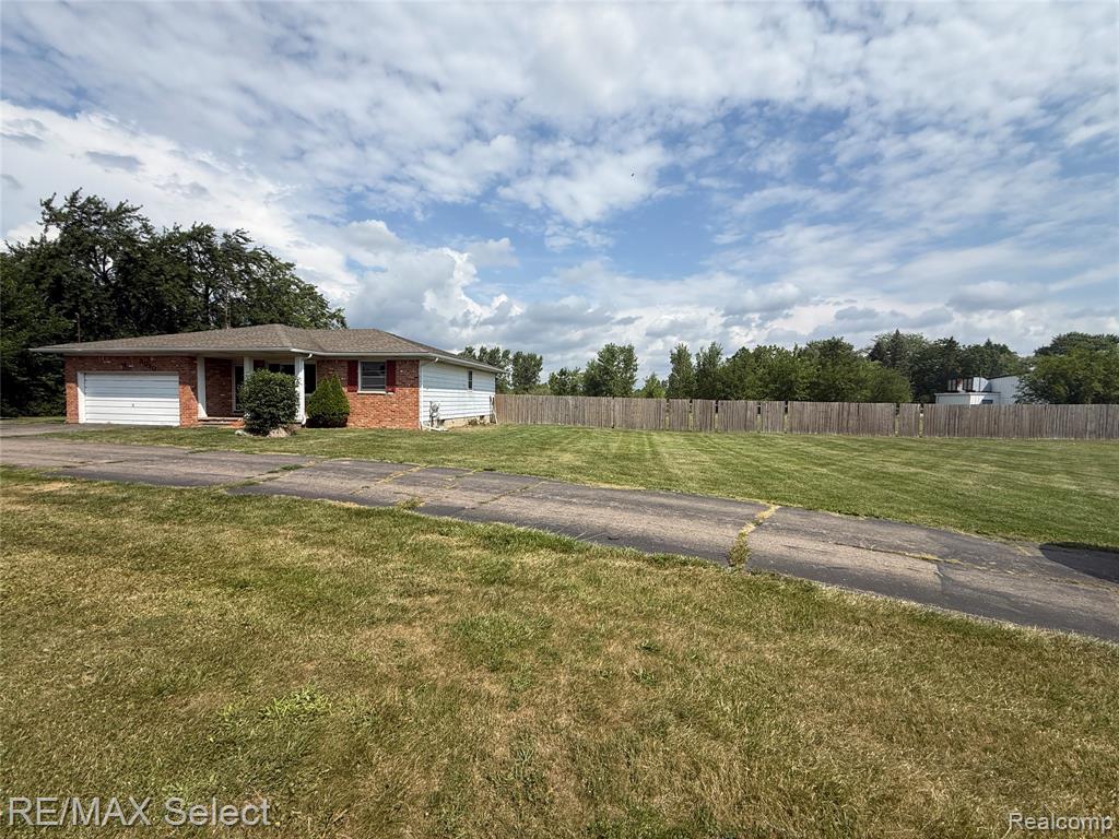 3040 West Hill Road Flint, MI 48507 - Photo 23 of 24