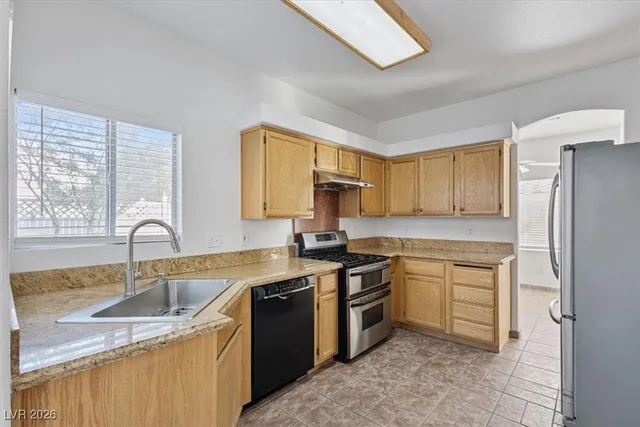 $2,250 | 8758 Arawana Place, Henderson, NV 89074