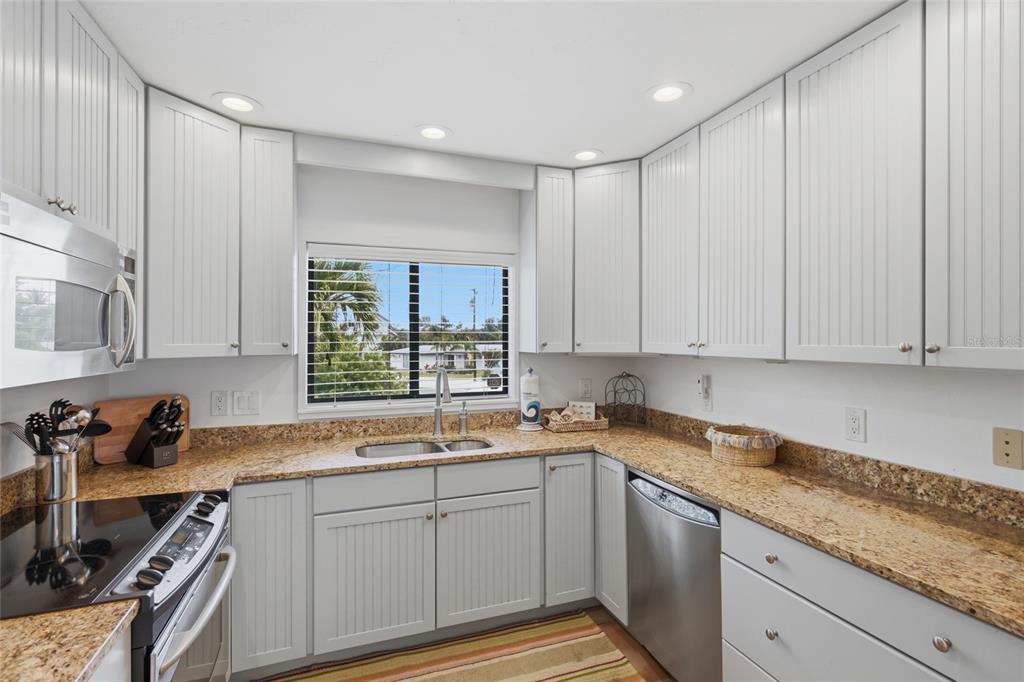 727 Jacaranda Road Anna Maria, FL 34216 - Photo 14 of 44