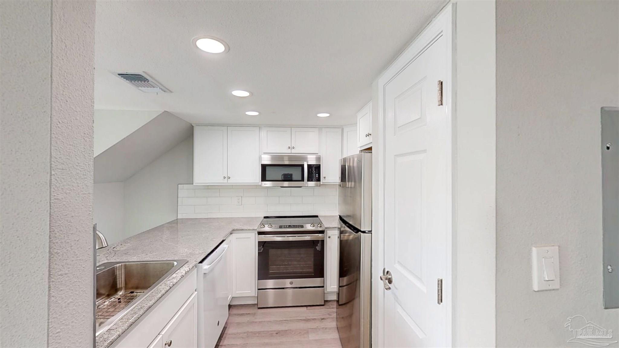 7200 Sharp Reef, Unit 2 Pensacola, FL 32507 - Photo 10 of 29