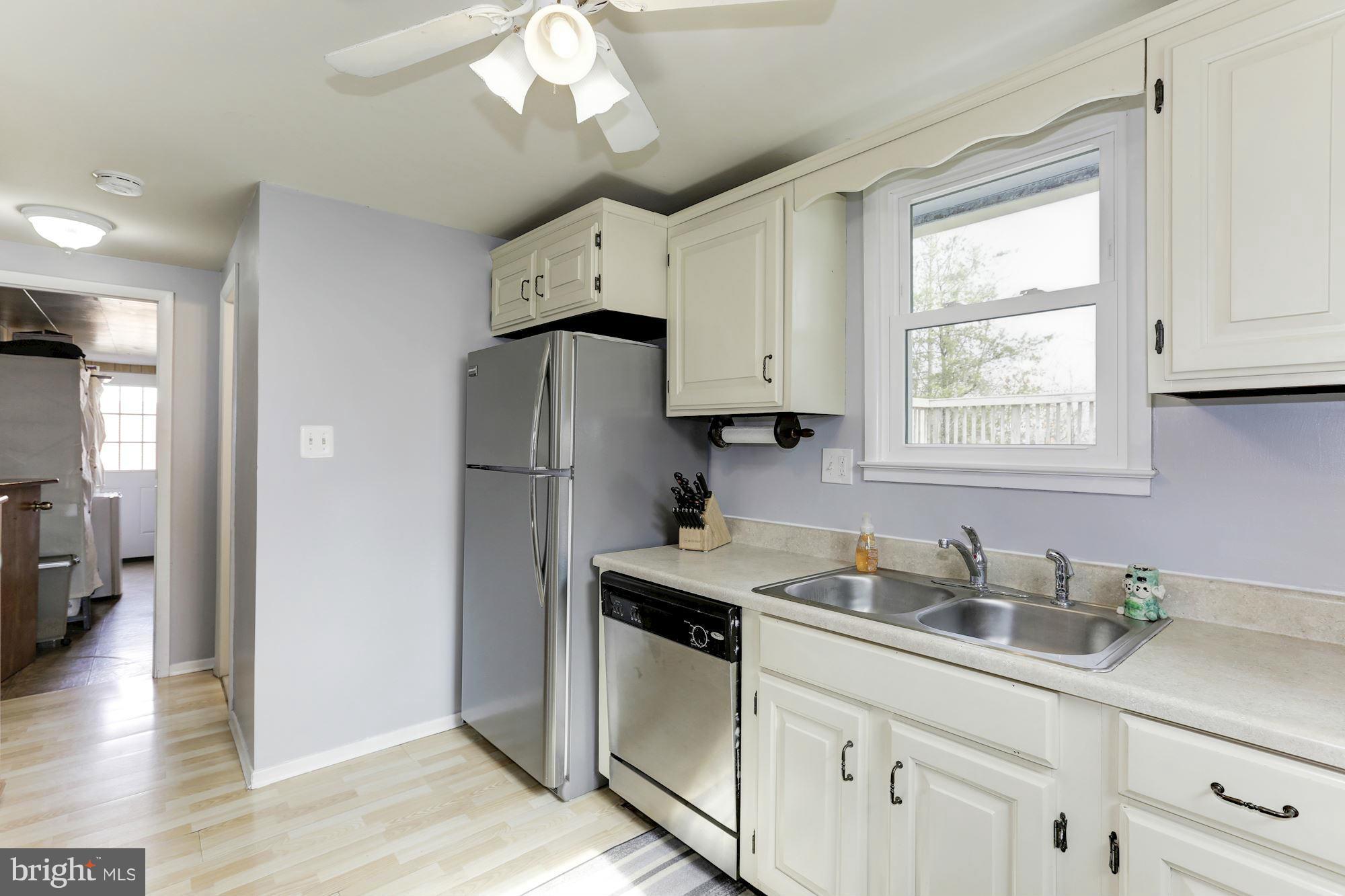 14979 Alaska Road Woodbridge, VA 22191 - Photo 12 of 27 Kitchen