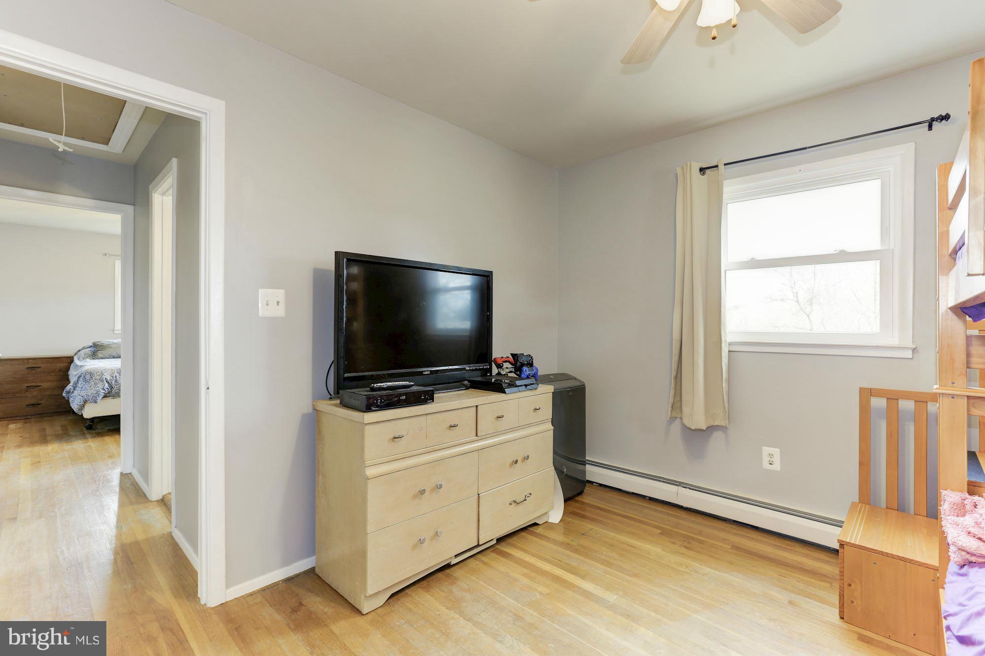 14979 Alaska Road Woodbridge, VA 22191 - Photo 21 of 27 Bedroom