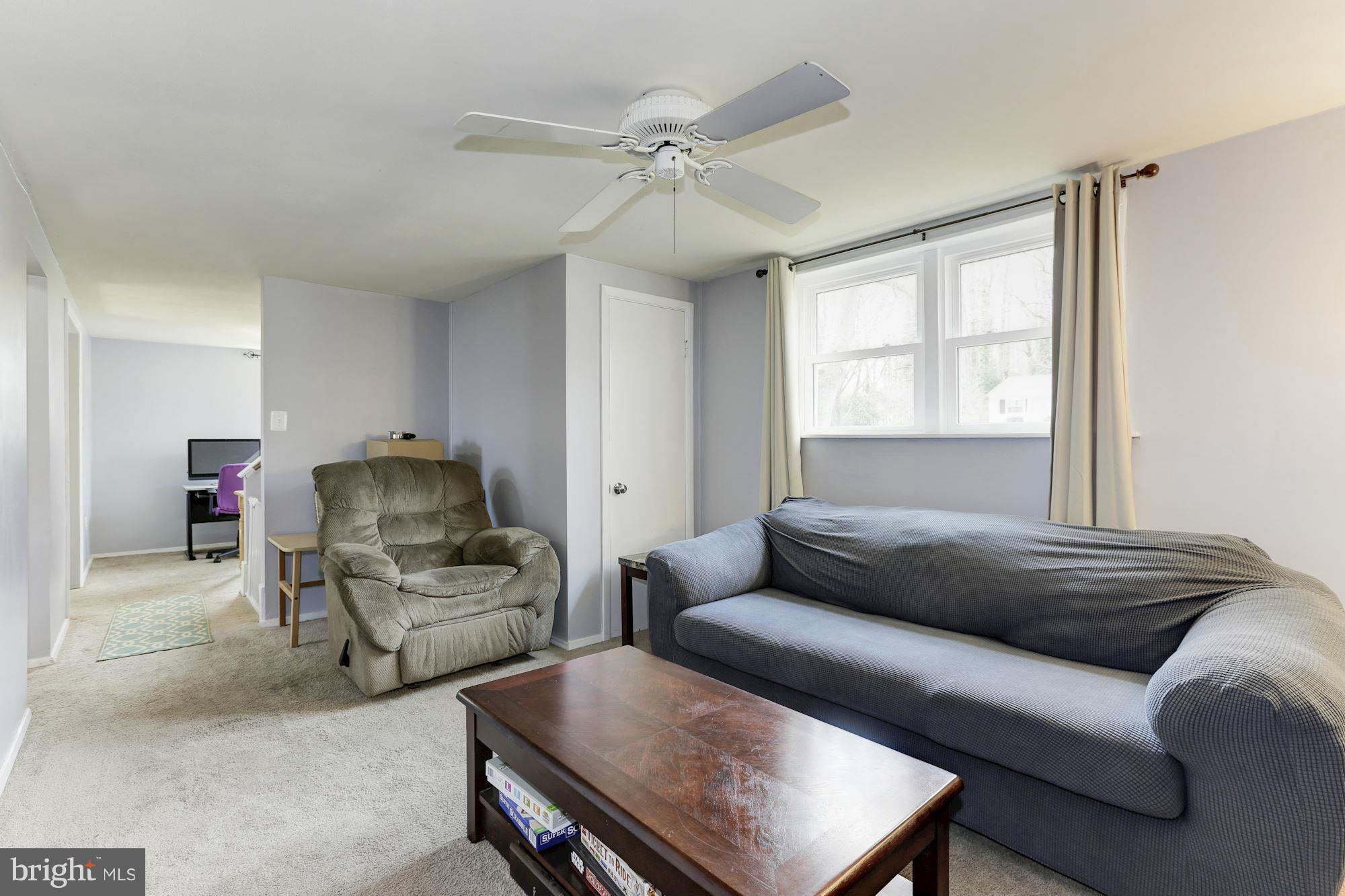 14979 Alaska Road Woodbridge, VA 22191 - Photo 8 of 27 Living Room