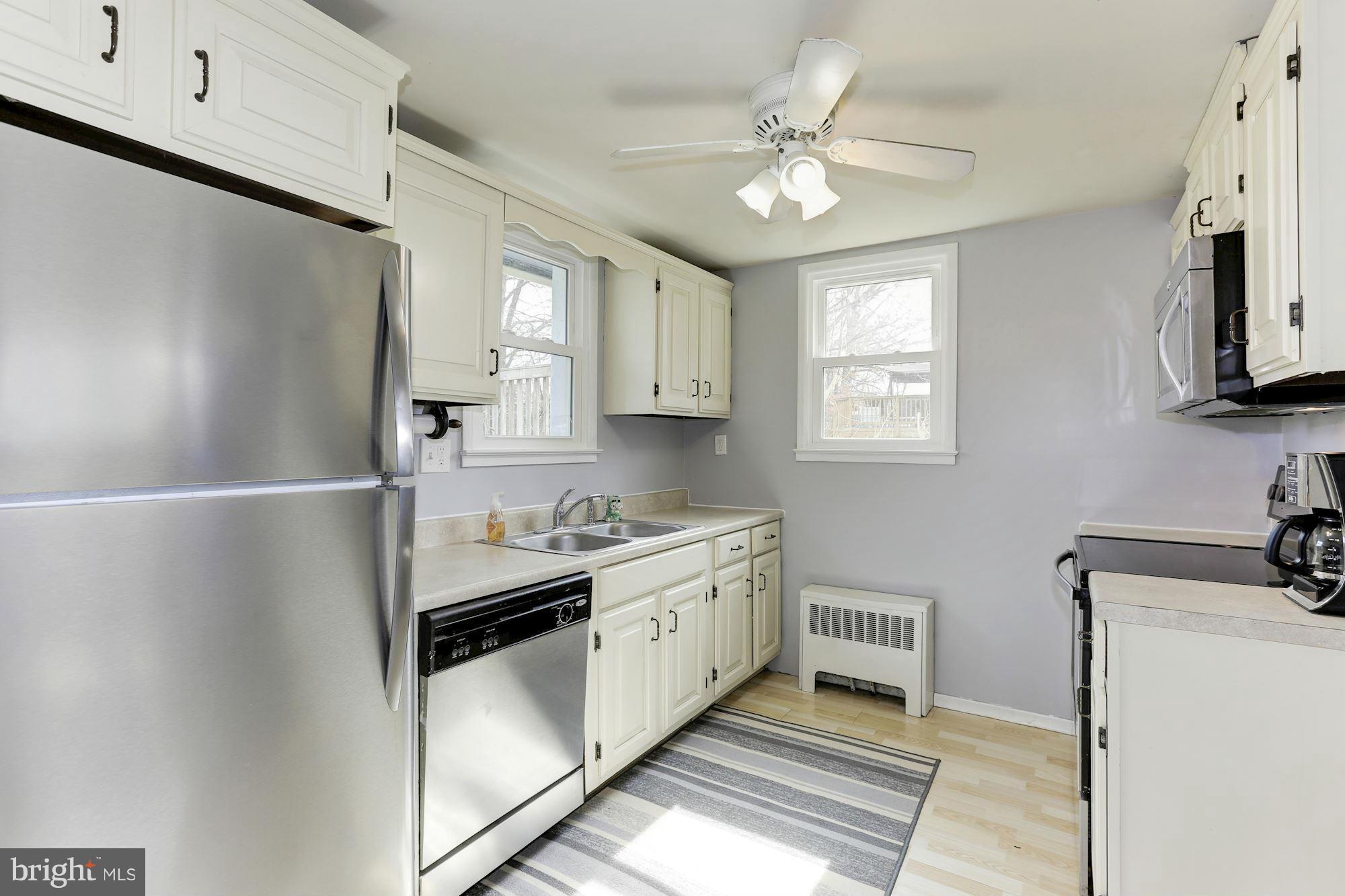 14979 Alaska Road Woodbridge, VA 22191 - Photo 9 of 27 Kitchen