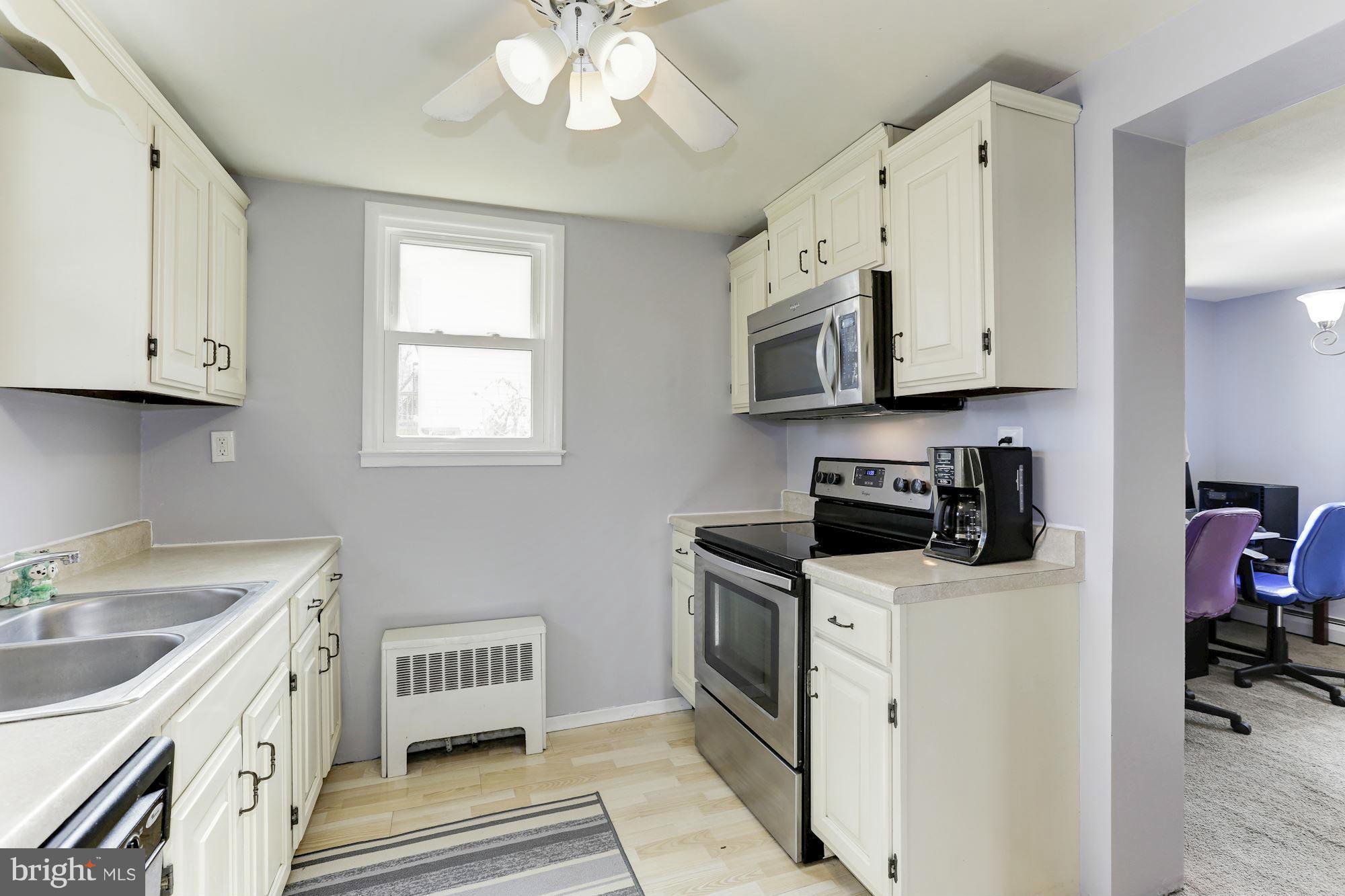 14979 Alaska Road Woodbridge, VA 22191 - Photo 10 of 27 Kitchen