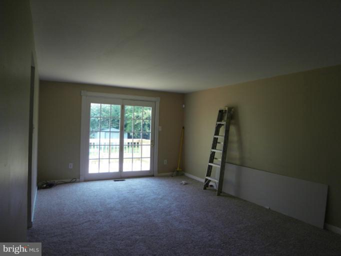 1310 East Beech Road Sterling, VA 20164 - Photo 8 of 12 Family Room