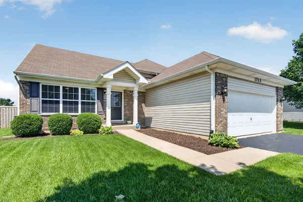 $390,000 | 1713 Aaron Lane, Joliet, IL 60431