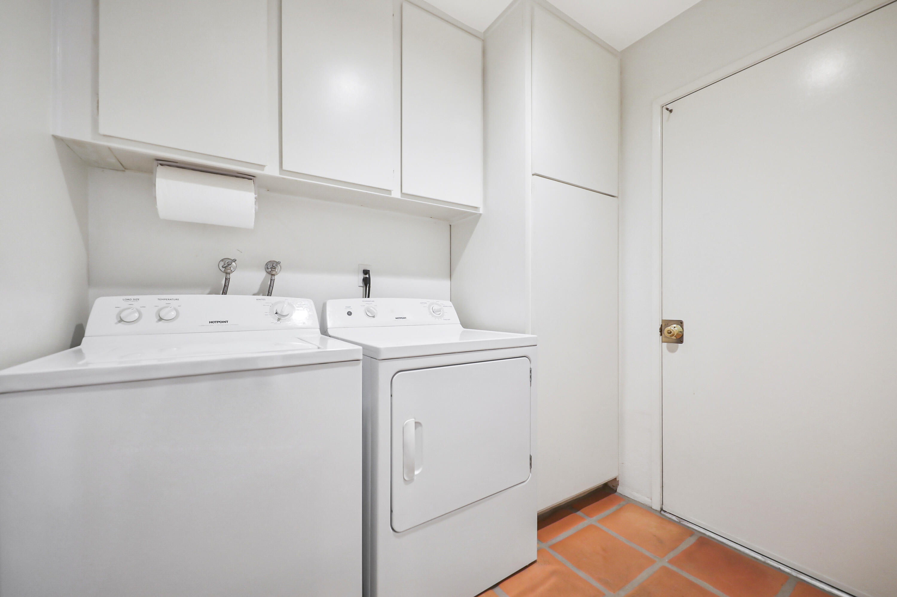 17 La Cerra Circle Rancho Mirage, CA 92270 - Photo 20 of 47 Laundry Room