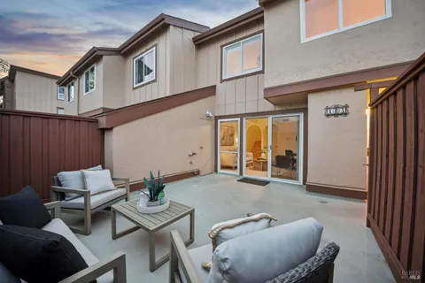 $425,000 | 1542 Center Road, Unit 103, Novato, CA 94947