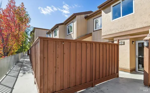 $425,000 | 1542 Center Road, Unit 103, Novato, CA 94947