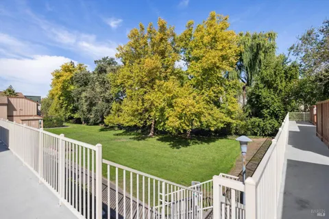 $425,000 | 1542 Center Road, Unit 103, Novato, CA 94947