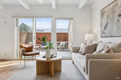 $425,000 | 1542 Center Road, Unit 103, Novato, CA 94947