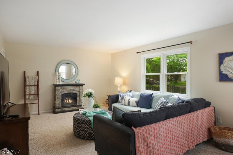 77 Rohill Road Hillsborough, NJ 08844 - Photo 19 of 39 Gallery Image 19