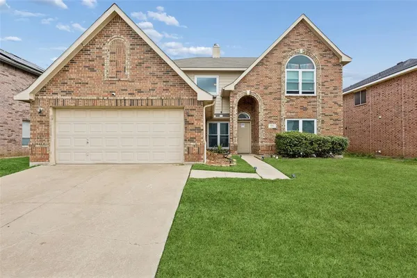 $375,000 | 217 Matlock Meadow Drive, Arlington, TX 76002
