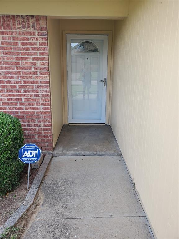2225 Ruby Road Irving, TX 75060 - Photo 3 of 37