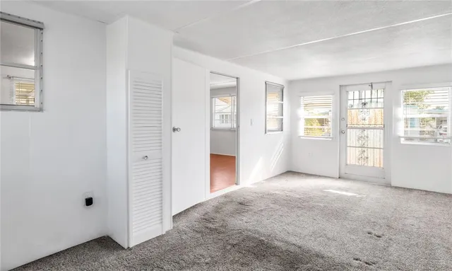 $1,695 | 209 50th Avenue Plaza East, Bradenton, FL 34203