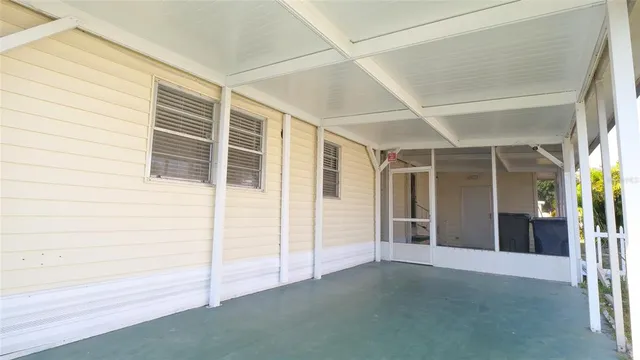 $1,695 | 209 50th Avenue Plaza East, Bradenton, FL 34203