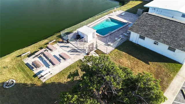 $1,695 | 209 50th Avenue Plaza East, Bradenton, FL 34203