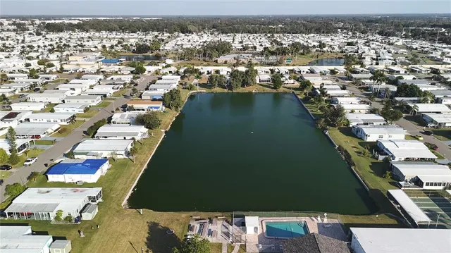 $1,695 | 209 50th Avenue Plaza East, Bradenton, FL 34203