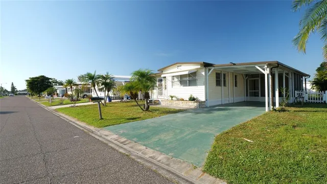 $1,695 | 209 50th Avenue Plaza East, Bradenton, FL 34203