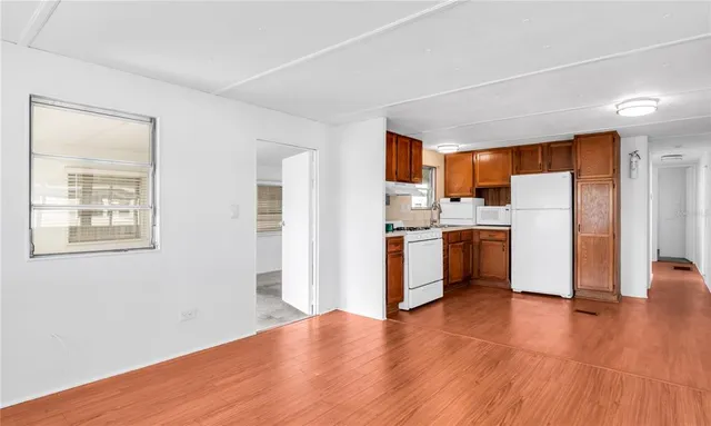 $1,695 | 209 50th Avenue Plaza East, Bradenton, FL 34203