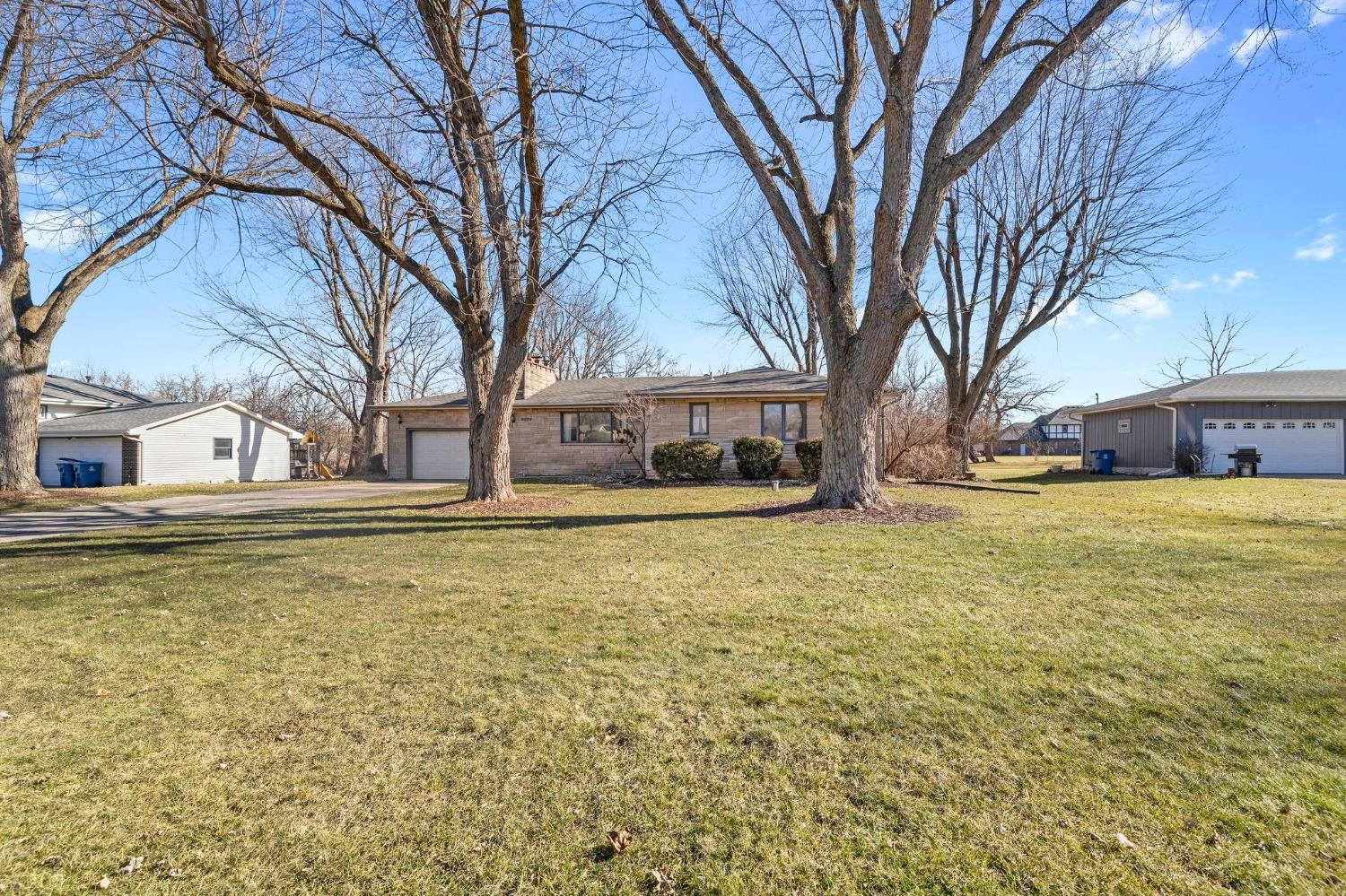 9009 Bryan Street Crown Point, IN 46307 - Photo 3 of 24 1500x999