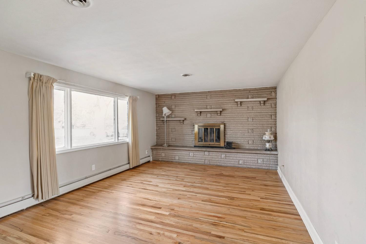9009 Bryan Street Crown Point, IN 46307 - Photo 5 of 24 1500x999