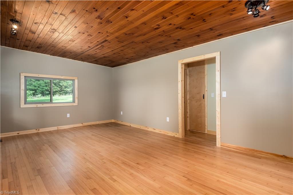 1139 Purlear Road Purlear, NC 28665 - Photo 14 of 18