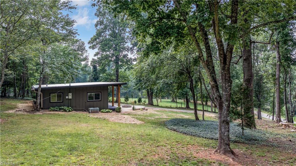 1139 Purlear Road Purlear, NC 28665 - Photo 10 of 18