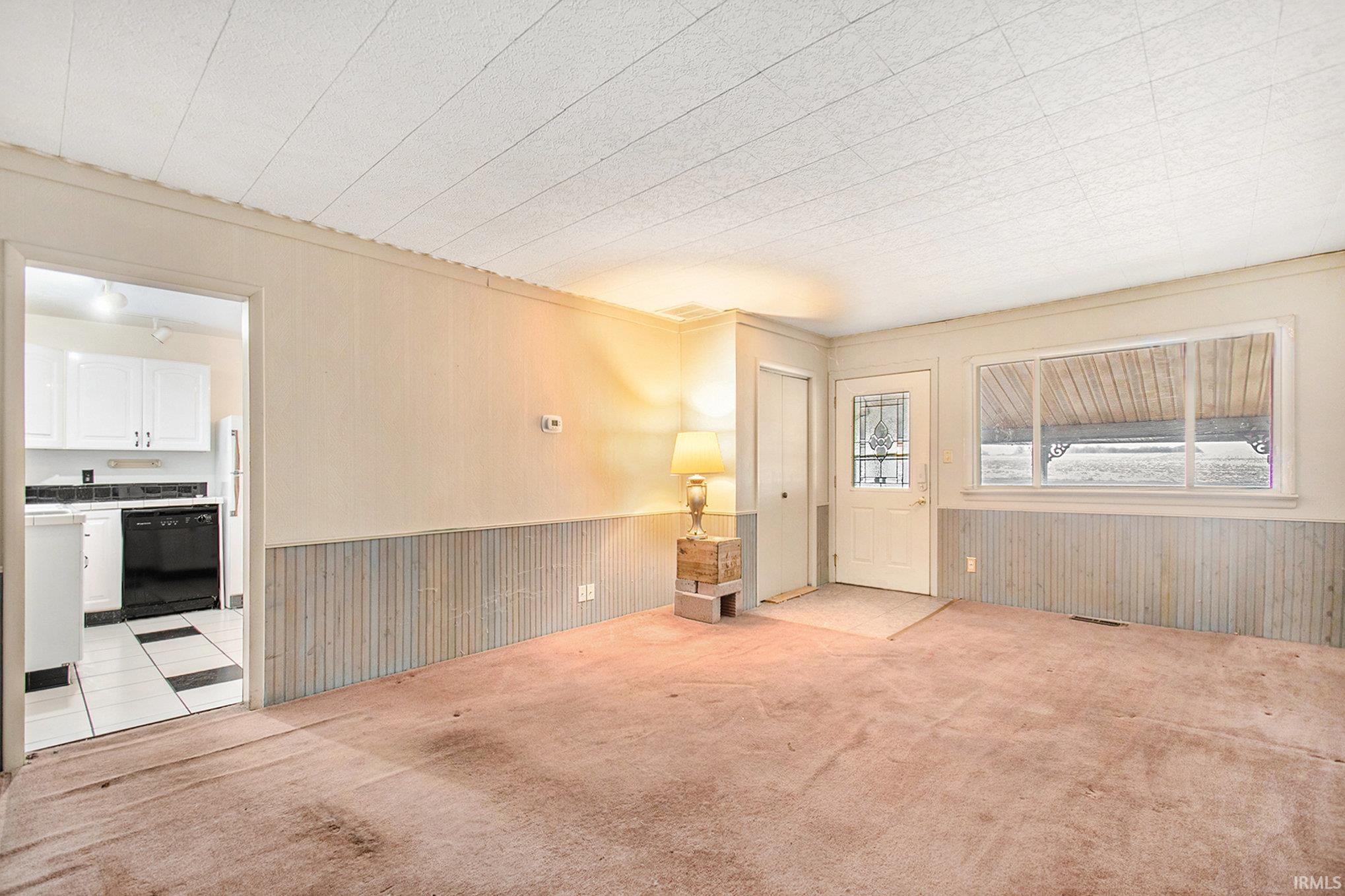4202 West Crystal Lake Road Warsaw, IN 46580 - Photo 5 of 16 Gallery Image 5