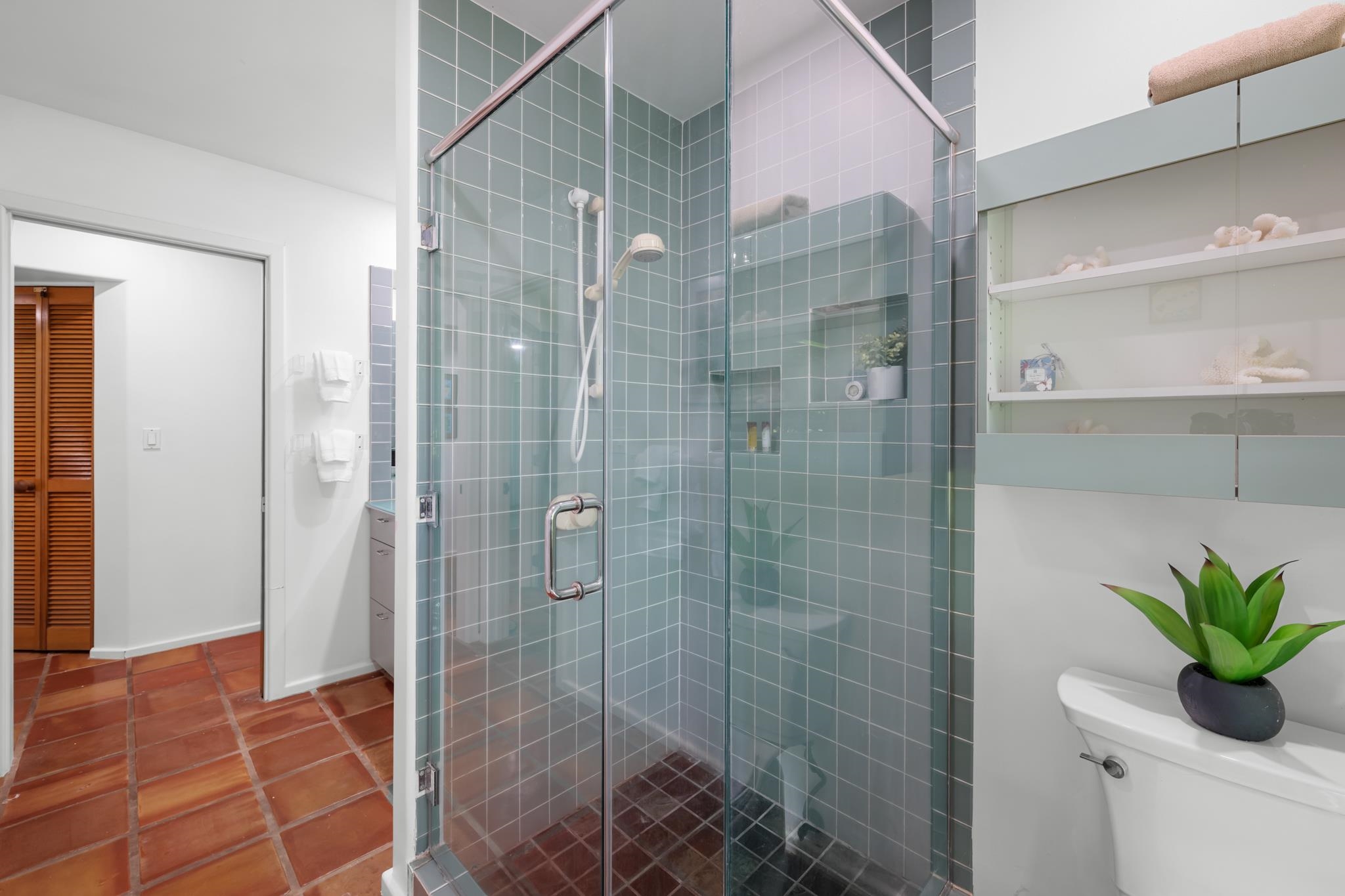 20 Hui Road East, Unit 35 Lahaina, HI 96761 - Photo 36 of 50 a bathroom with a shower and a sink