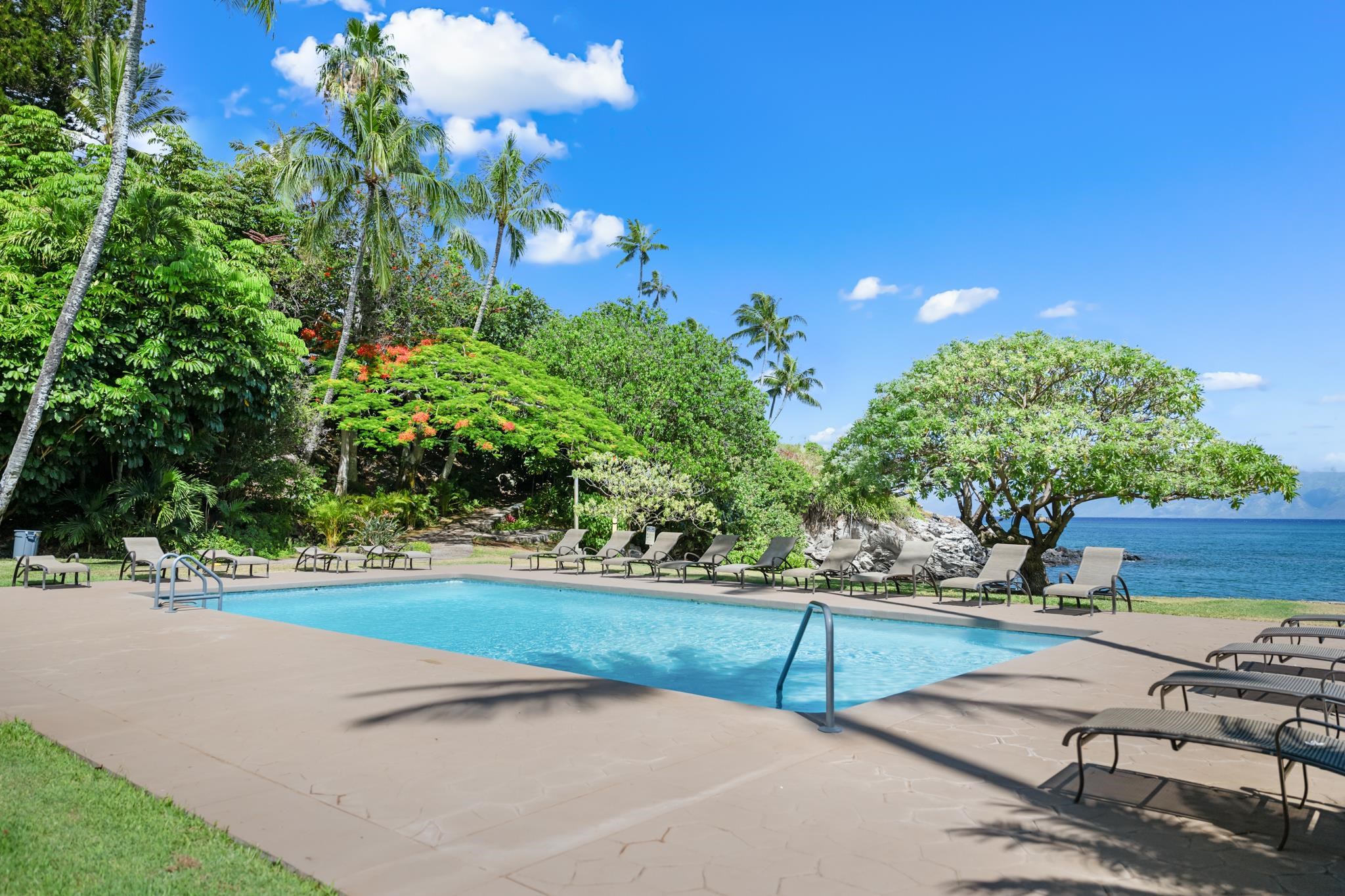 20 Hui Road East, Unit 35 Lahaina, HI 96761 - Photo 48 of 50 a view of swimming pool with seating space