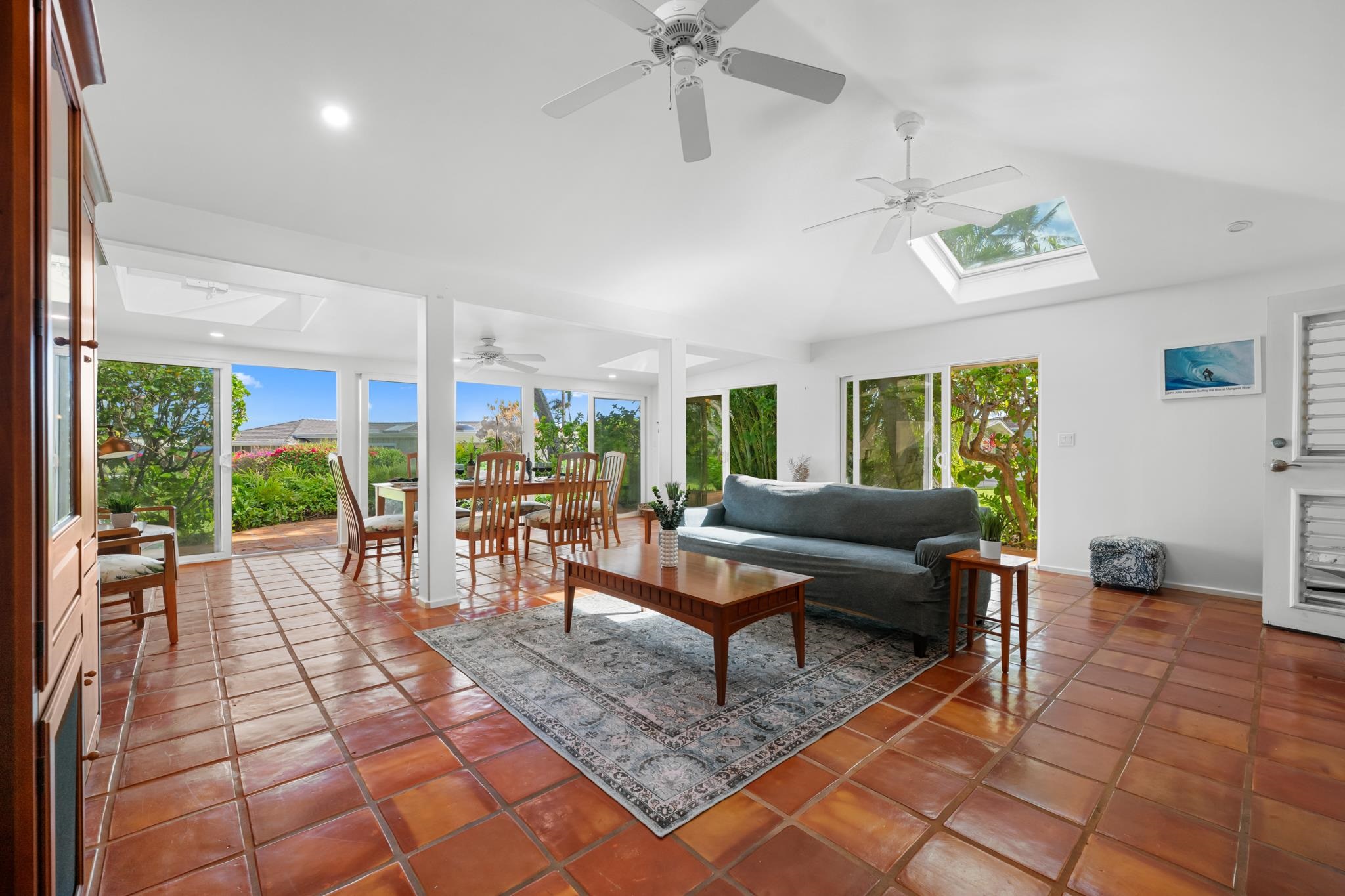 20 Hui Road East, Unit 35 Lahaina, HI 96761 - Photo 8 of 50 a living room with patio furniture and a rug
