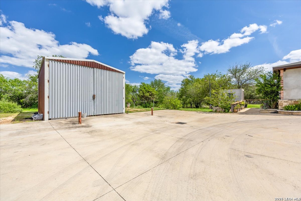 19590 Leal Road San Antonio, TX 78221 - Photo 32 of 42