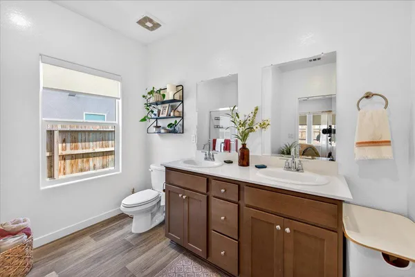 $435,000 | 7118 West Willis Avenue, Fresno, CA 93723