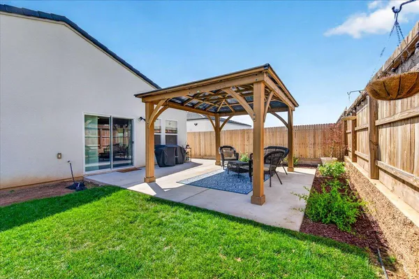 $435,000 | 7118 West Willis Avenue, Fresno, CA 93723