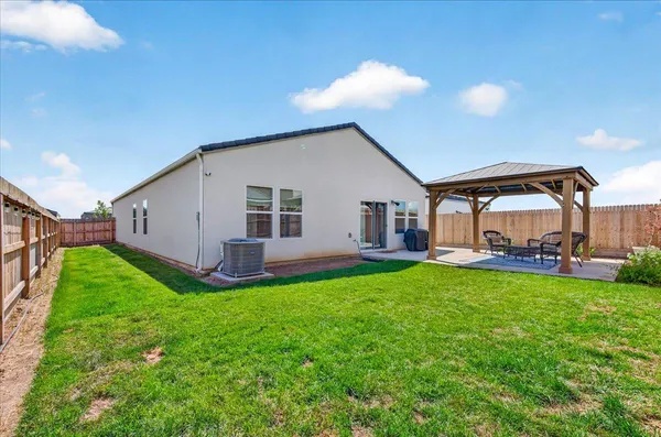 $435,000 | 7118 West Willis Avenue, Fresno, CA 93723