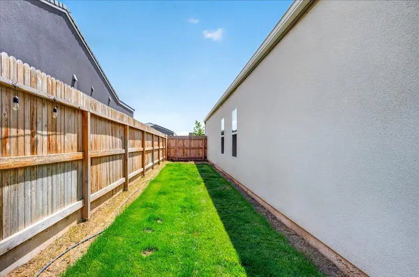 $435,000 | 7118 West Willis Avenue, Fresno, CA 93723