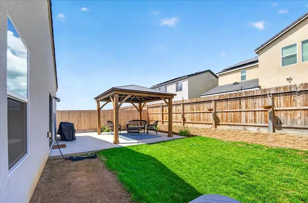 $435,000 | 7118 West Willis Avenue, Fresno, CA 93723