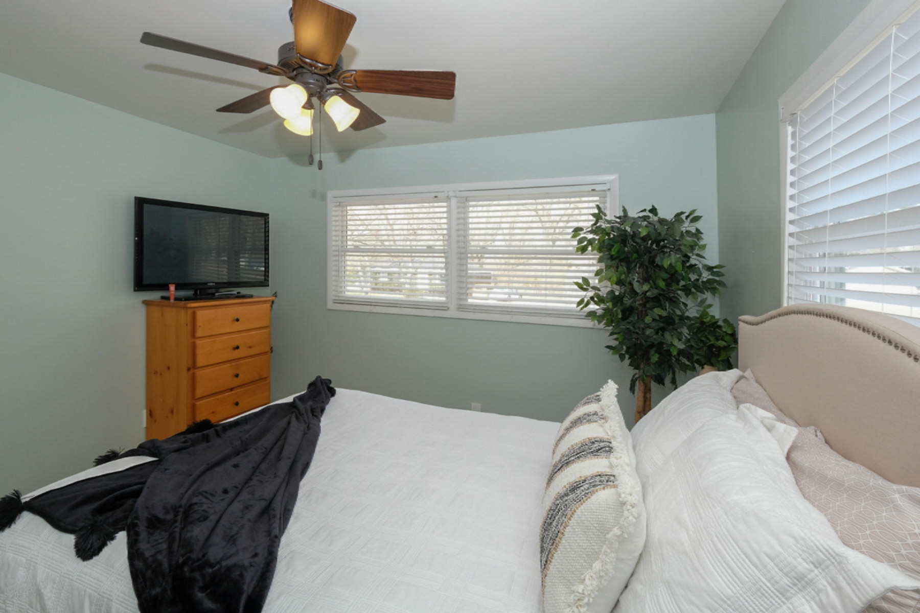 149 Homecrest Road Battle Creek, MI 49037 - Photo 11 of 26 149 Homecrest-11